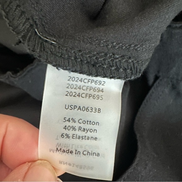 Universal Standard Karlee Stretch Cotton Twill Cargo Pants Black Size 18-20 NWT - Picture 9 of 11